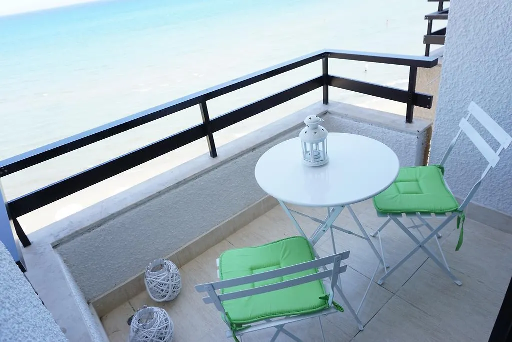 Appartamento Lazuli Sea View-Beachfront Ap 405 Larnaca Cipro