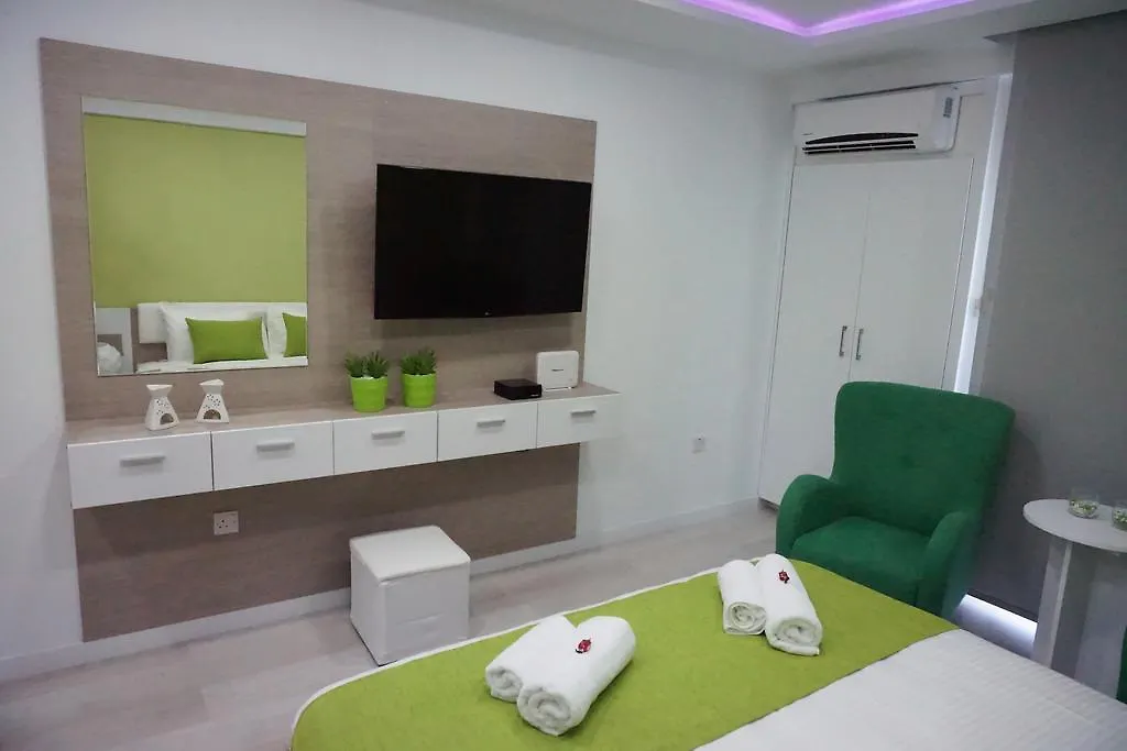 Lazuli Sea View-Beachfront Ap 405 Larnaca